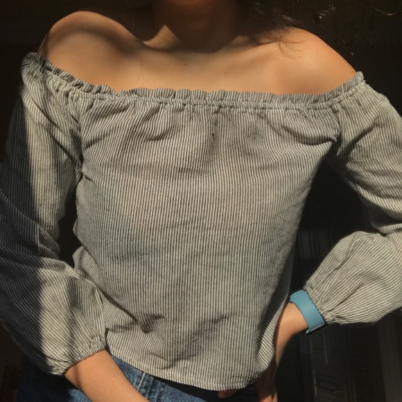 BRANDY MELVILLE OFF THE SHOULDER SHIRT - Picture 2 of 4